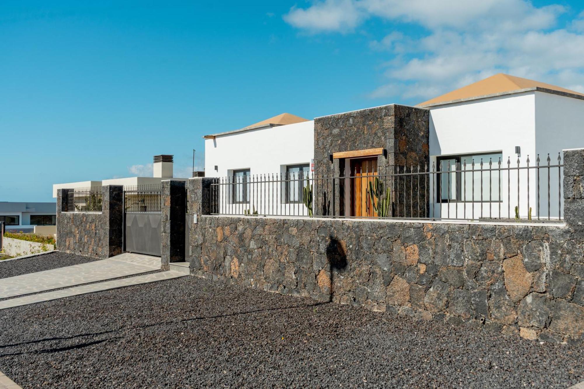 Seascape Heated Pool, Air-Con, View, Adult Only Apartment Corralejo Bagian luar foto